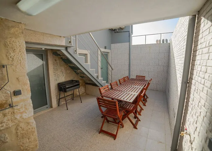 Guest - Maia House Villa Oporto